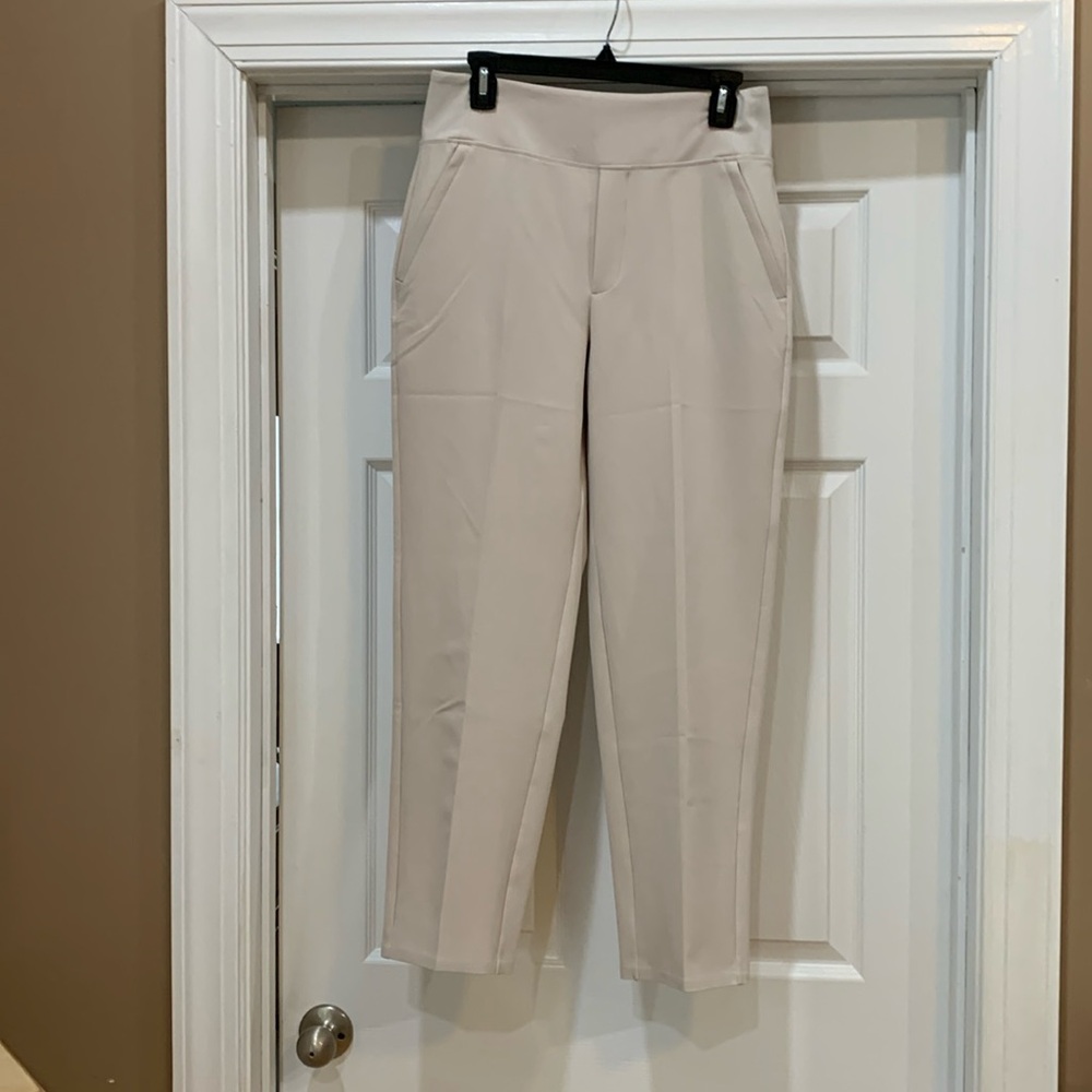 Athleta. Endless high rise pants. Trousers. EUC. Size 6.